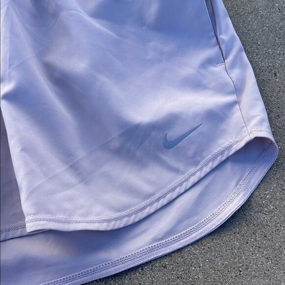 Nike Womens Platinum Violet 3" High Waist Brief Lined Shorts Size L DX6642-019 - Picture 2 of 7